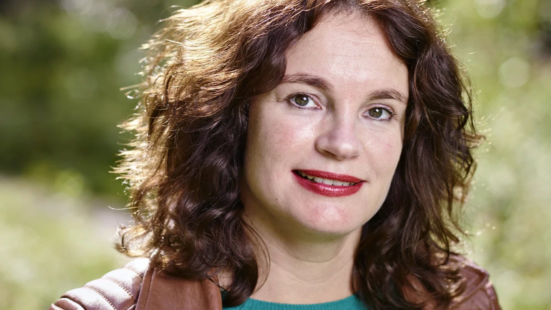 Larissa (42) schreef boek over laat moederschap: 'Er wordt te makkelijk geoordeeld'