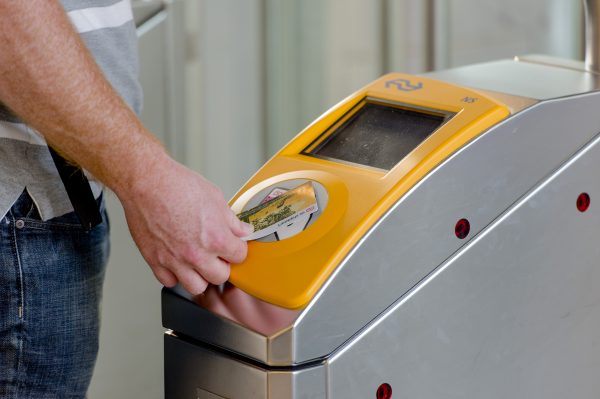 Soms honderden euro's verschil: OV in Nederland duurste van alle 28 EU-landen