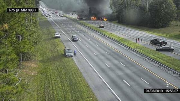 Vijf kinderen overleden bij heftig ongeluk en vuurzee op autosnelweg Florida