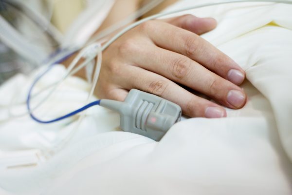 Vrouw die al jarenlang in coma ligt, krijgt kind: politie onderzoekt misbruik