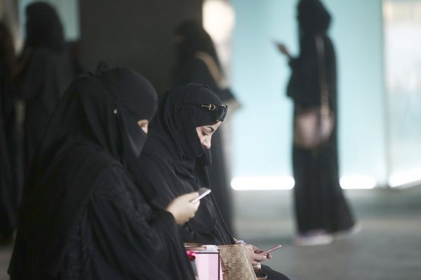 Vrouwen in Saudi-Arabië voortaan per sms ingelicht als man van ze is gescheiden
