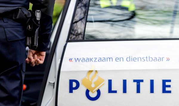 Voetganger (62) overlijdt na aanrijding met politiewagen in Limburg