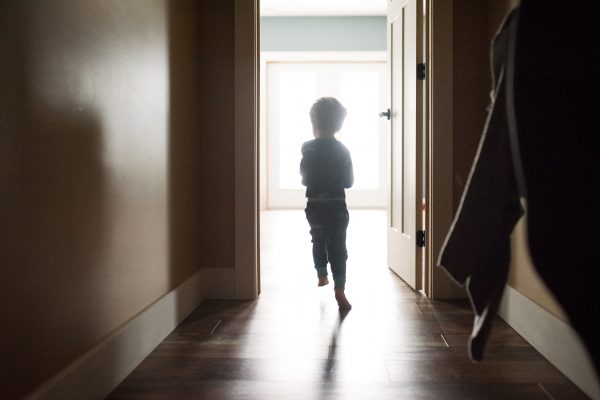 Moeder en zoon (4) vluchten naar dak na bedreiging door ex-vriend