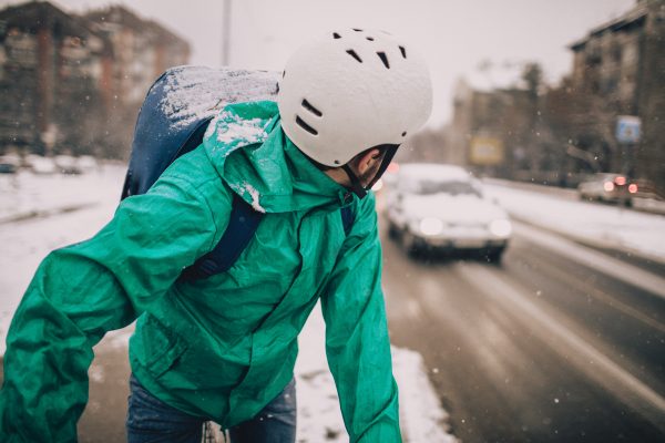 Maaltijdbezorger (15) overleden aan verwondingen na botsing met auto