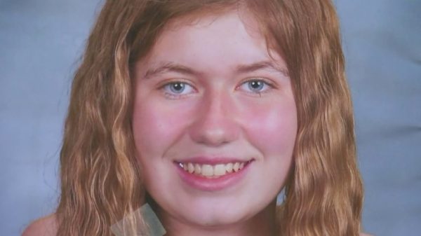 Vermist Amerikaans meisje (13) drie maanden na moord op ouders teruggevonden