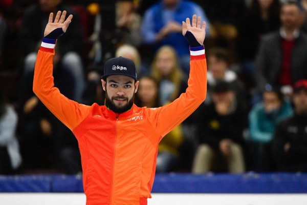 Shorttracker Sjinkie Knegt krijgt steun uit de schaatswereld na ziekenhuisopname