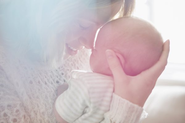 Dit ziekenhuis komt met 'kroelzorg' voor baby's om ouders te ontlasten