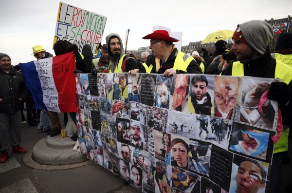 Het is nog niet voorbij: tiende zaterdag van protesten 'gele hesjes' in Frankrijk