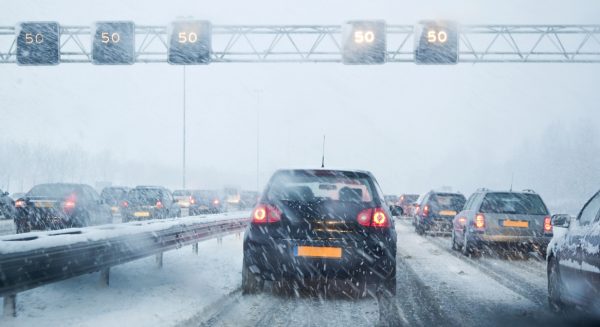 Veiligheid voorop: 6 x met deze tips ga jij veilig de (gladde) weg op