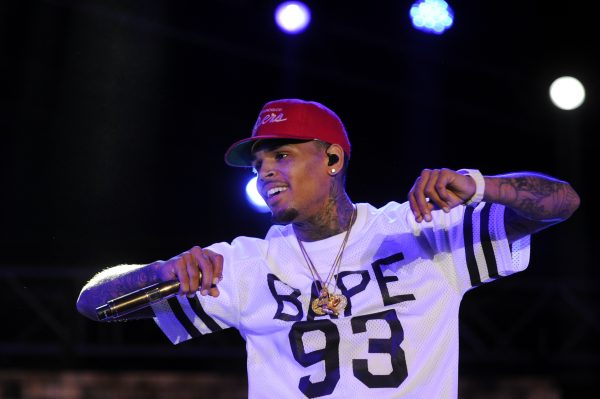 'Zanger Chris Brown opgepakt in Parijs op verdenking verkrachting'