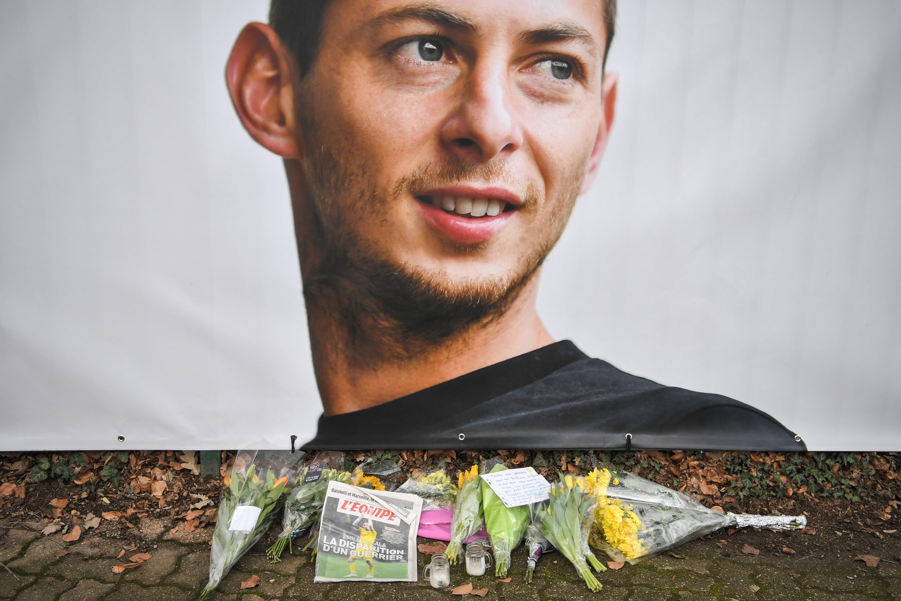 Politie stopt met zoeken naar vermiste voetballer Sala (28): 'Er is geen enkel spoor'