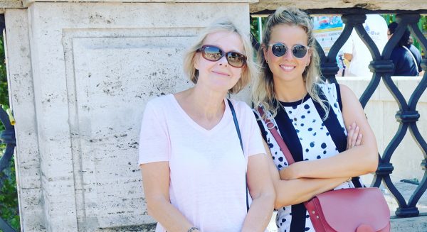 Julia's moeder Saskia (64) kwam nooit meer terug van vakantie: 'Ik mis haar elke dag'