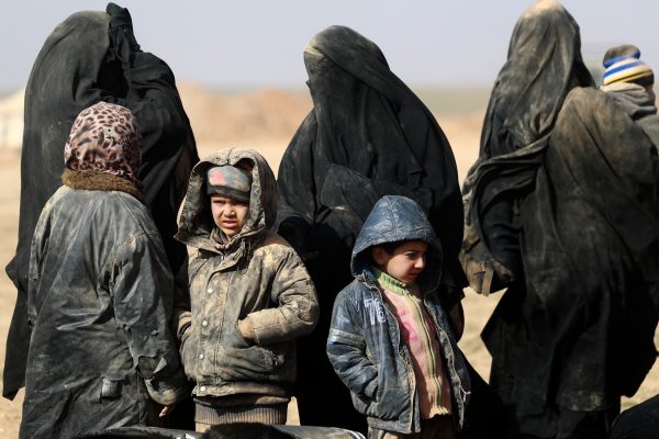 'Twee Nederlandse 'jihadbruiden' ontsnapt uit kalifaat'