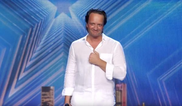 Deze Nederlandse man zingt zichzelf naar de halve finale van Spaanse talentenjacht