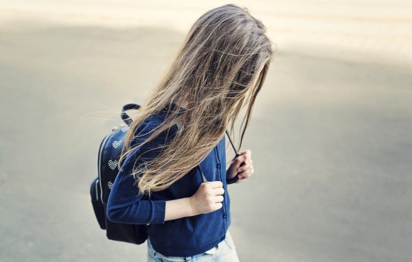 Bizar: Australisch meisje (12) bevalt plotseling van gezond kind, stiefbroer (14) is de vader