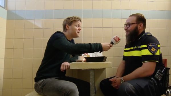 Een diner voor twee in de bajes: hoe romantisch mag het worden?
