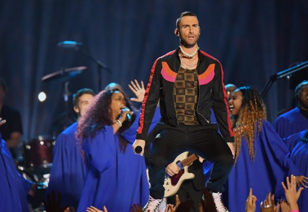Adam Levine bedankt critici voor kritiek op optreden 'Super Bowl'