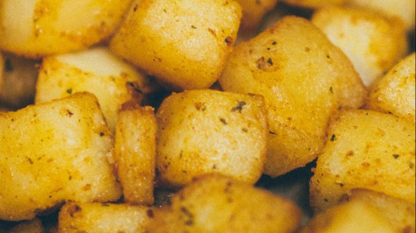 Aardappels goud bakken voedingscentrum