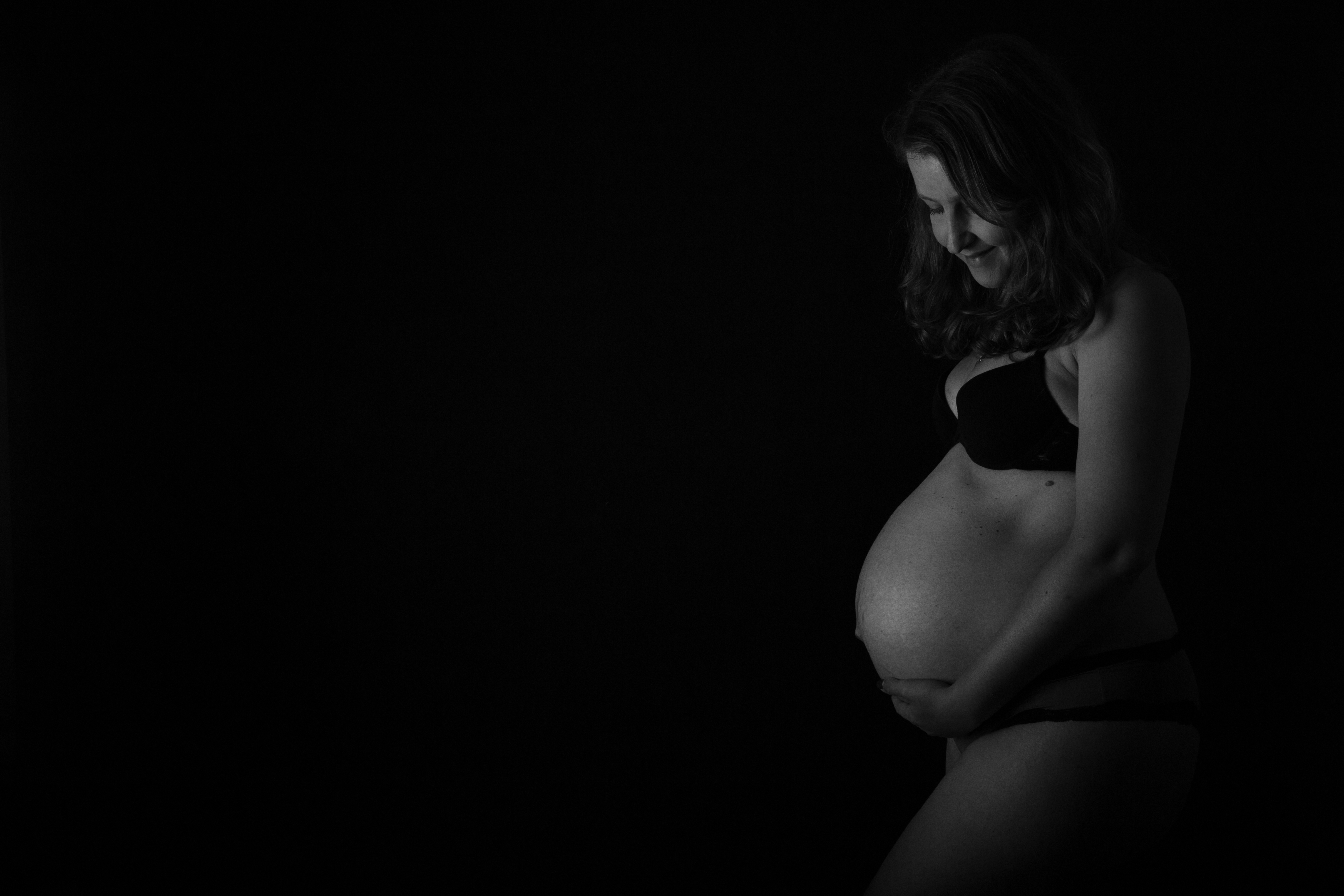 Suzanne 30 weken zwanger - Suzanne beviel met haar twee zoontjes erbij: