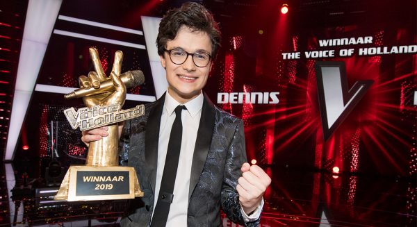 Maan de steenwinkel Dennis The Voice of Holland