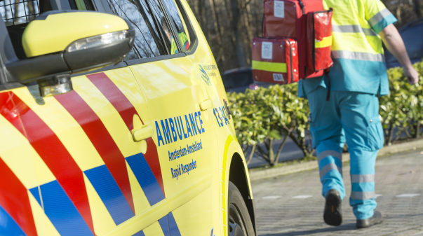 Ambulance medewerkers uniform 