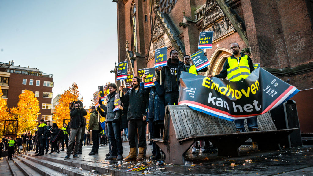 Anti-Pietendemonstratie tijdens intocht Eindhoven