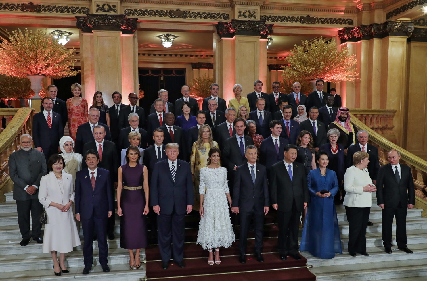 ANP-G20-top-groepsfoto-van-alle-wereldleiders-inclusief-Maxima-en-Mark-Rutte