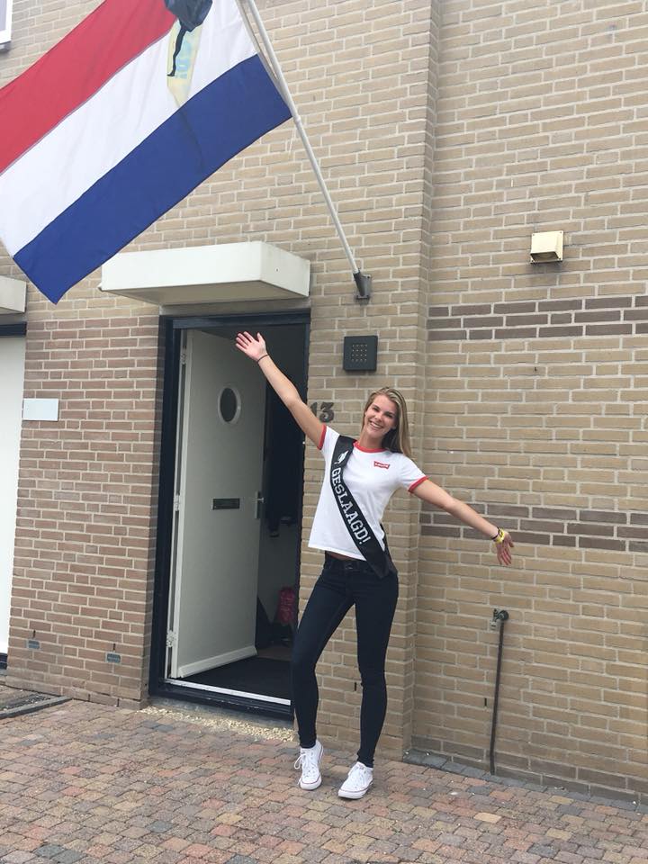 geslaagd eindexamen foto vlag