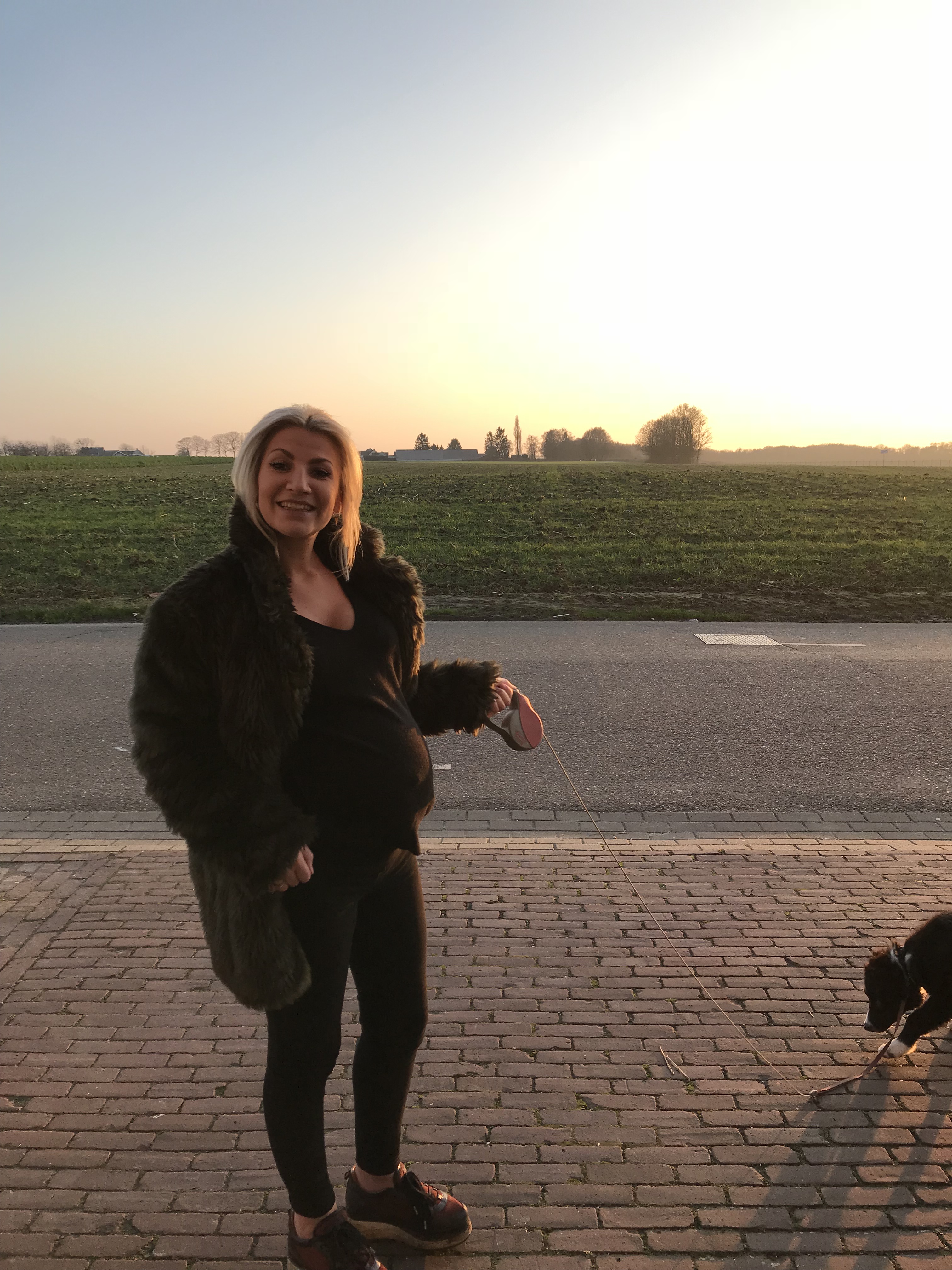 moeder verloskundige bevalling