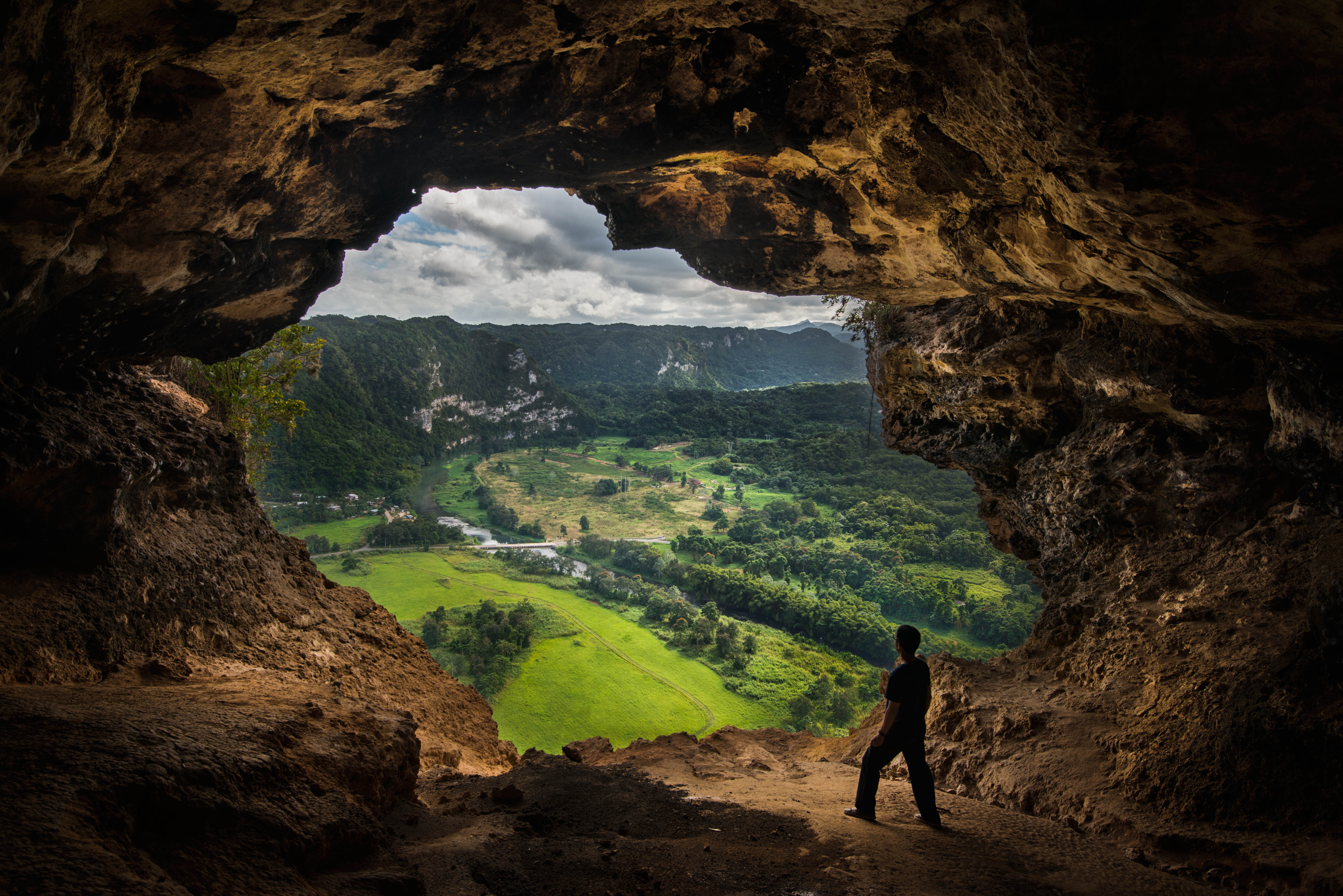 Невероятно д. Необычные места. Удивительные места планеты. Самые красивые уголки планеты. Вид из пещеры.