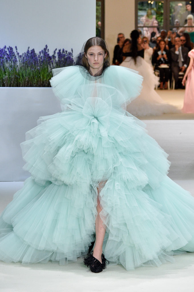 Giambattista Valli : Runway - Paris Fashion Week - Haute Couture Fall Winter 2018/2019