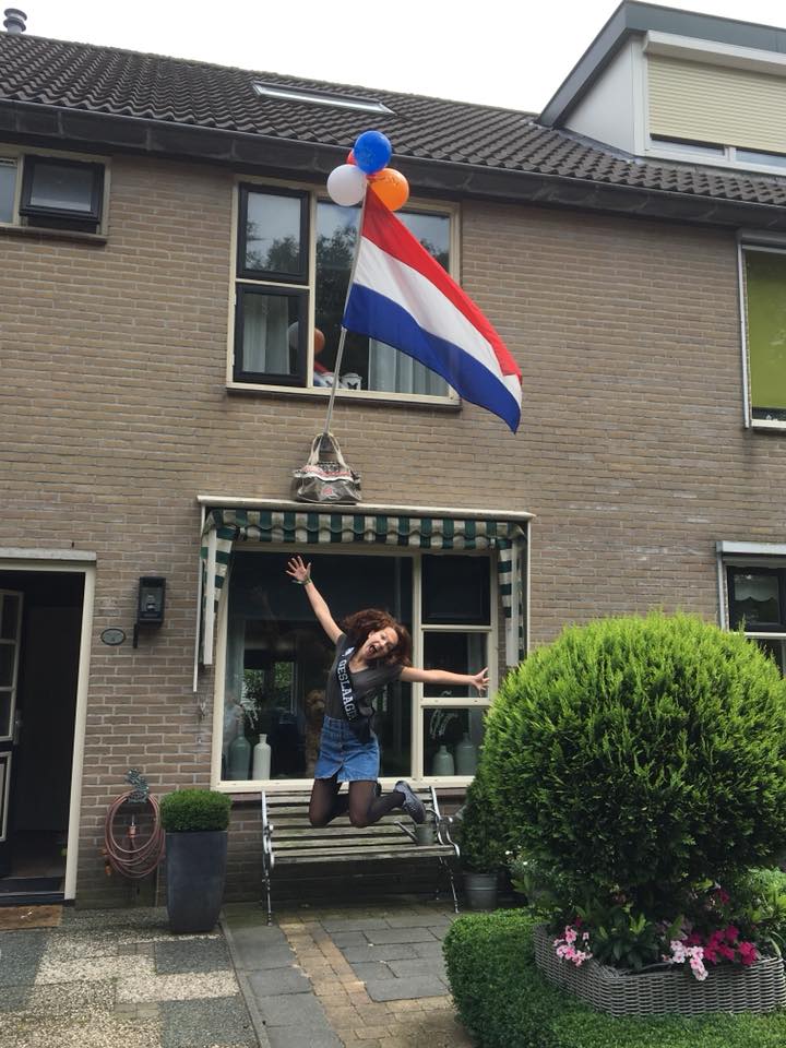 geslaagd eindexamen foto vlag