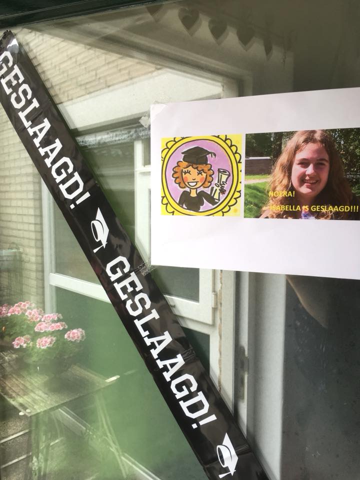 geslaagd eindexamen foto vlag
