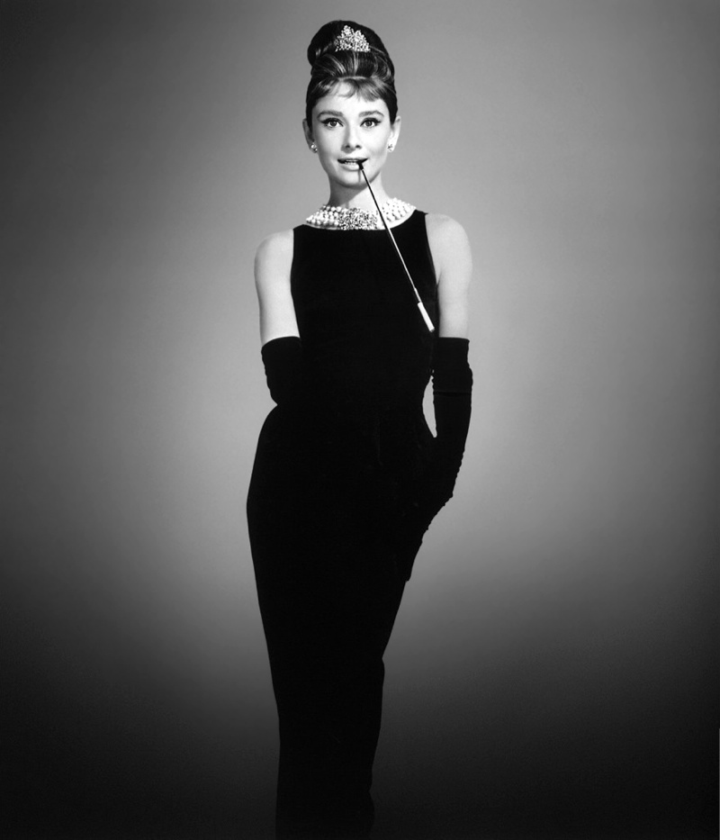 audrey-hepburn-breakfast-tiffanys-black-dress