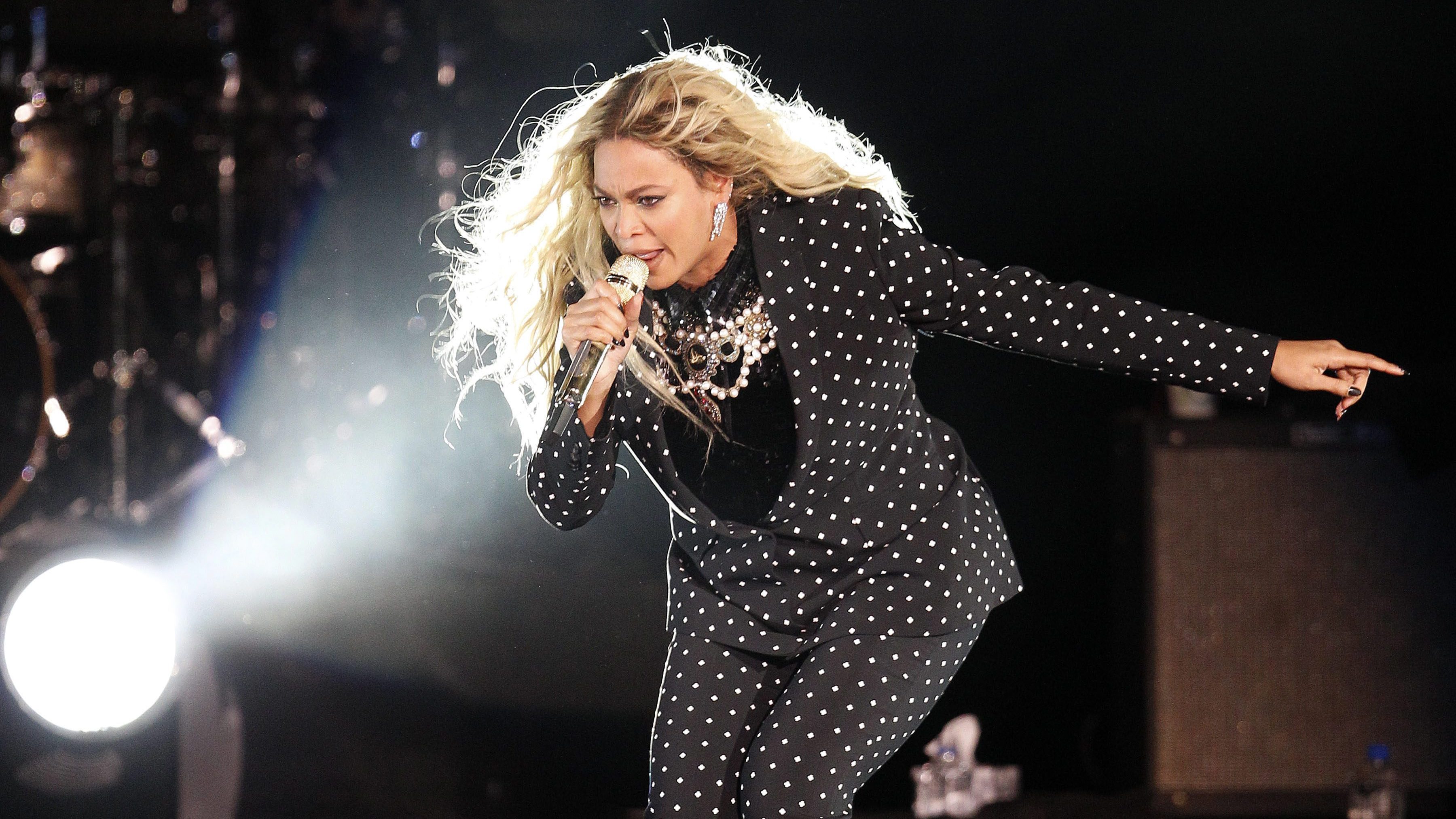 beyonce coachella val