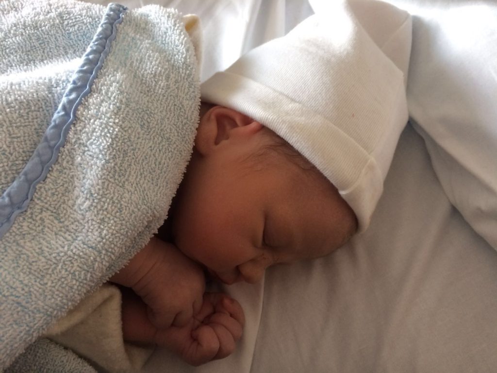 Mae net geboren - Zwanger na aanslag in Nice