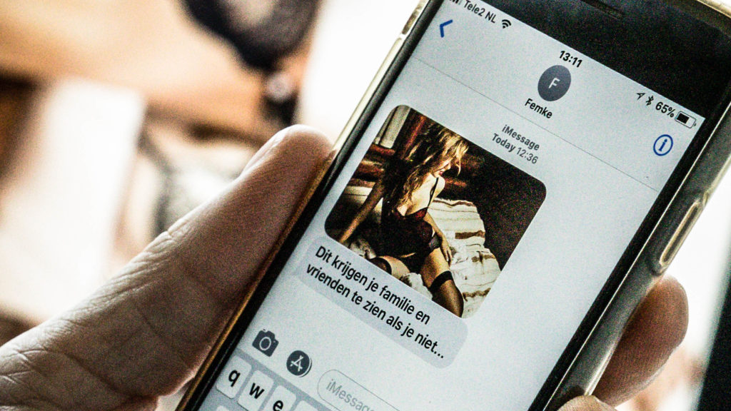 Mannen opgepakt voor forum naaktfoto's