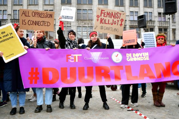 Women's March trekt door Amsterdam