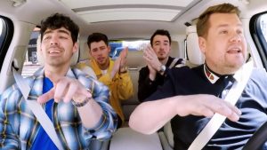 Thumbnail voor Dit is het állereerste optreden van de Jonas Brothers sinds hun comeback