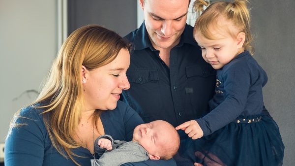 Chrissy Finn Tess en Jeroen - Chrissy was een dag na haar bevalling getuige op de bruiloft van haar zus