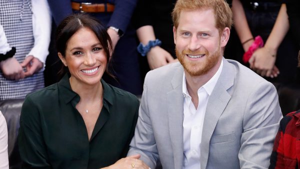 Harry en Meghan reageren op kraamcadeau Groningse brandweer