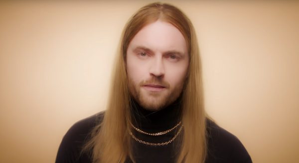 Donnie-clip-blonde-lokken