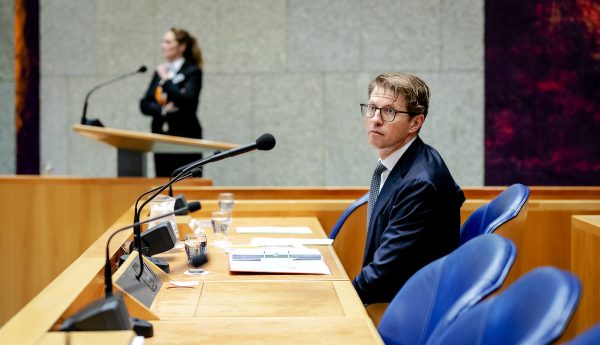 debat dekker michael p. anne faber