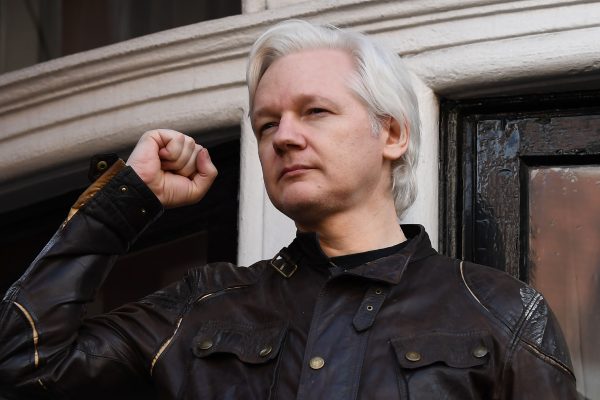 julian-assange-uitleveringsverzoek-zweden