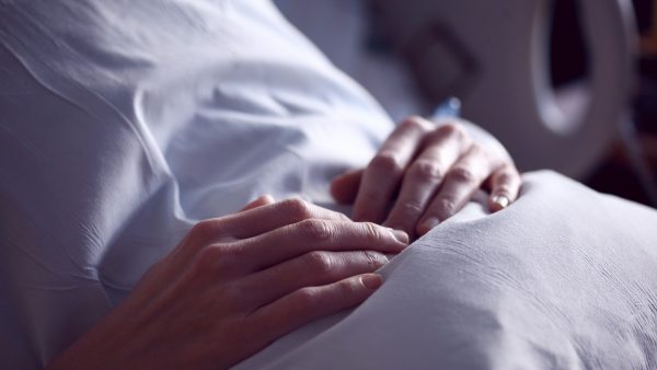 coma ontwaakt vrouw 27 jaar abdulla