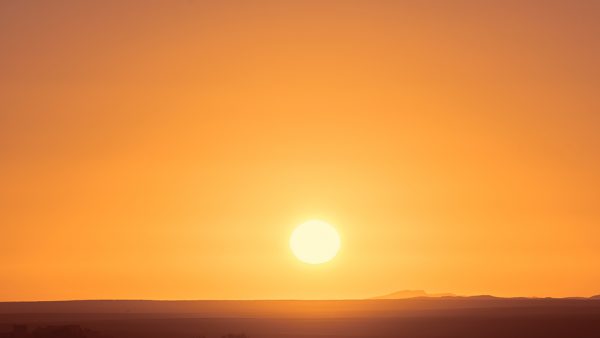 mooie zonsondergang door saharazand
