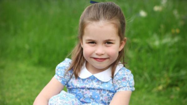 Nieuwe foto’s van prinses Charlotte (want: jarig), gemaakt door Kate