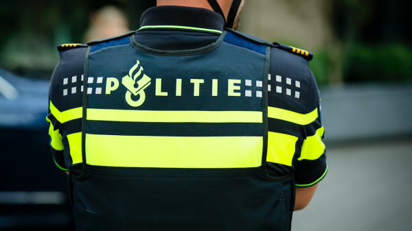 politie-agent-rotterdam-beelden-knock-out