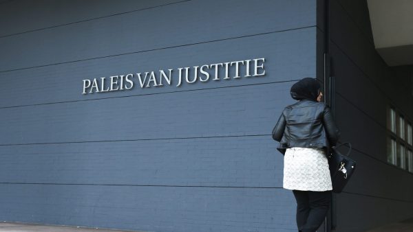 OM lekt opnieuw foto van kroongetuige