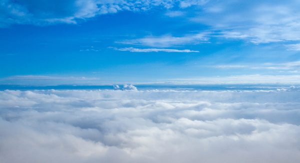 zon-en-sluierbewolking-en-droog